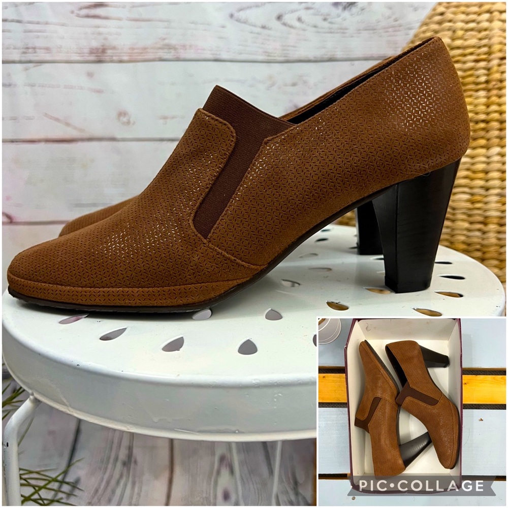 VTG Amalfi by Rangoni 'Gina' Mules New with Box Size 9 in Cognac